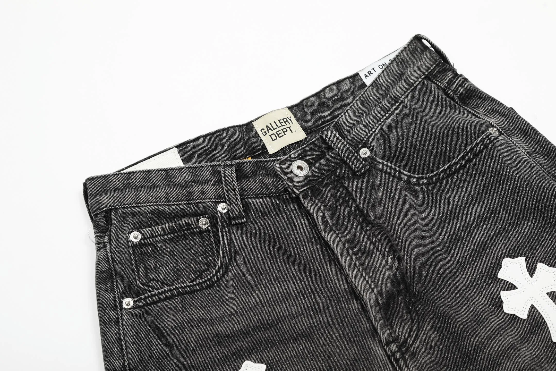 #8160 P260💰 Independent GALLERY DEPT. Vintage spliced black and gray snowflake pattern cross loose washed flared jeans - truly restore the ultimate texture of Vintage - original hardware accessories washed and other elevators, QR code analysis are all purchased from the original factory, high degree of restoration, you are welcome to compare with a certain product ~ - three-dimensional version Loose and comfortable, not picky about the figure, taller and slimmer, factory Seiko, original factory quality control, same style for men and women, can be matched with couples, versatile recommendation Essential jeans for all seasons - sizes: 28 30 32 34 36